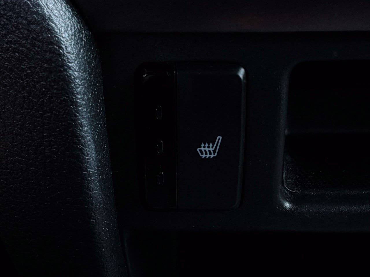Used 2025 Honda Passport EX-L image 33