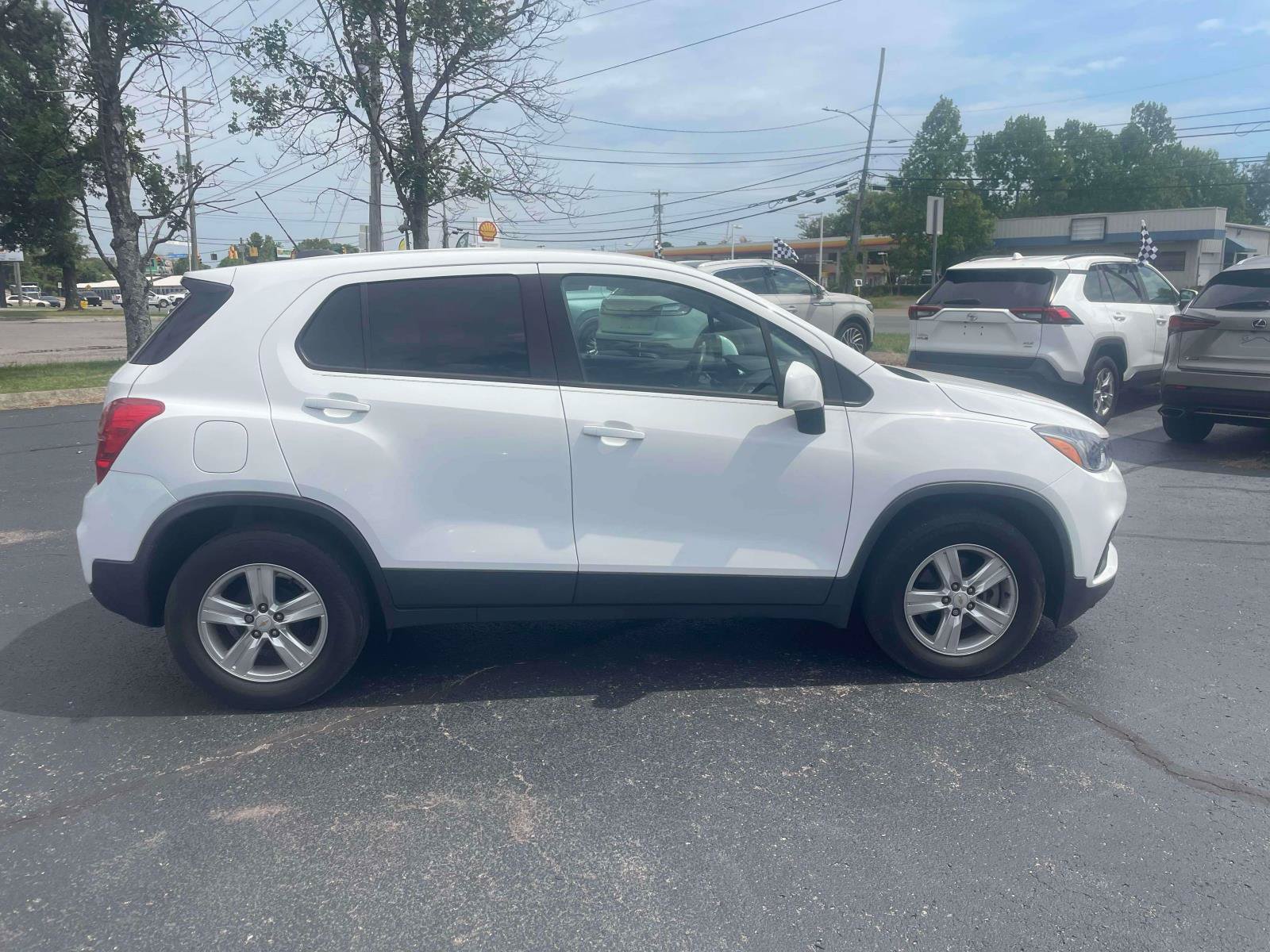 Used 2019 Chevrolet Trax LS w/ Tint and Cruise Package FWD image 9