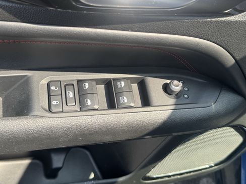 Used 2022 Jeep Compass Trailhawk w/ Trailhawk Convenience Group AWD/4WD image 16