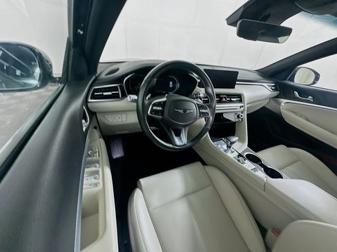 Used 2025 Genesis G70 2.5T image 18