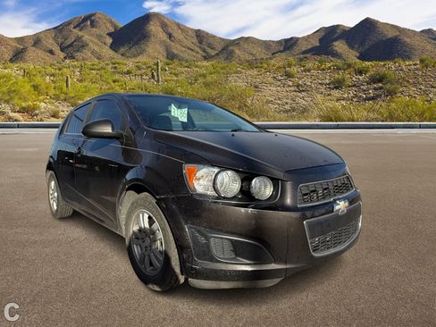 Used 2013 Chevrolet Sonic LT image 4