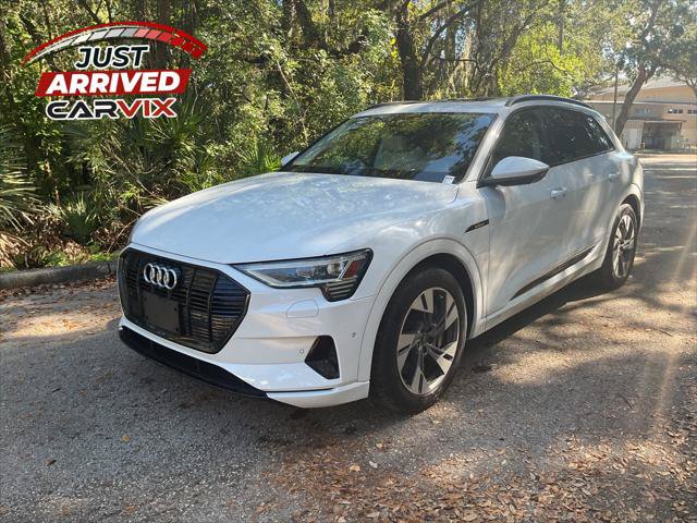 Used 2022 Audi e-tron Premium w/ Convenience Plus Package AWD/4WD image 2