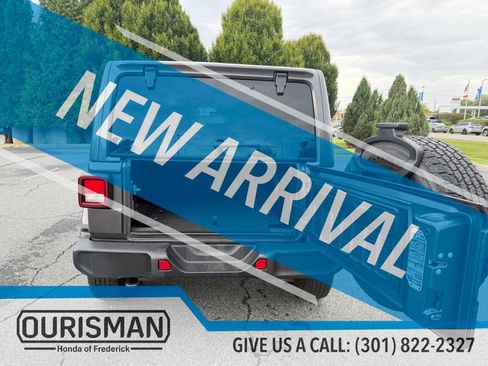 Used 2021 Jeep Wrangler Unlimited Sahara AWD/4WD image 10