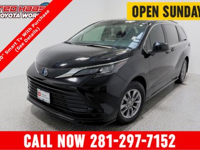 Certified 2025 Toyota Sienna LE