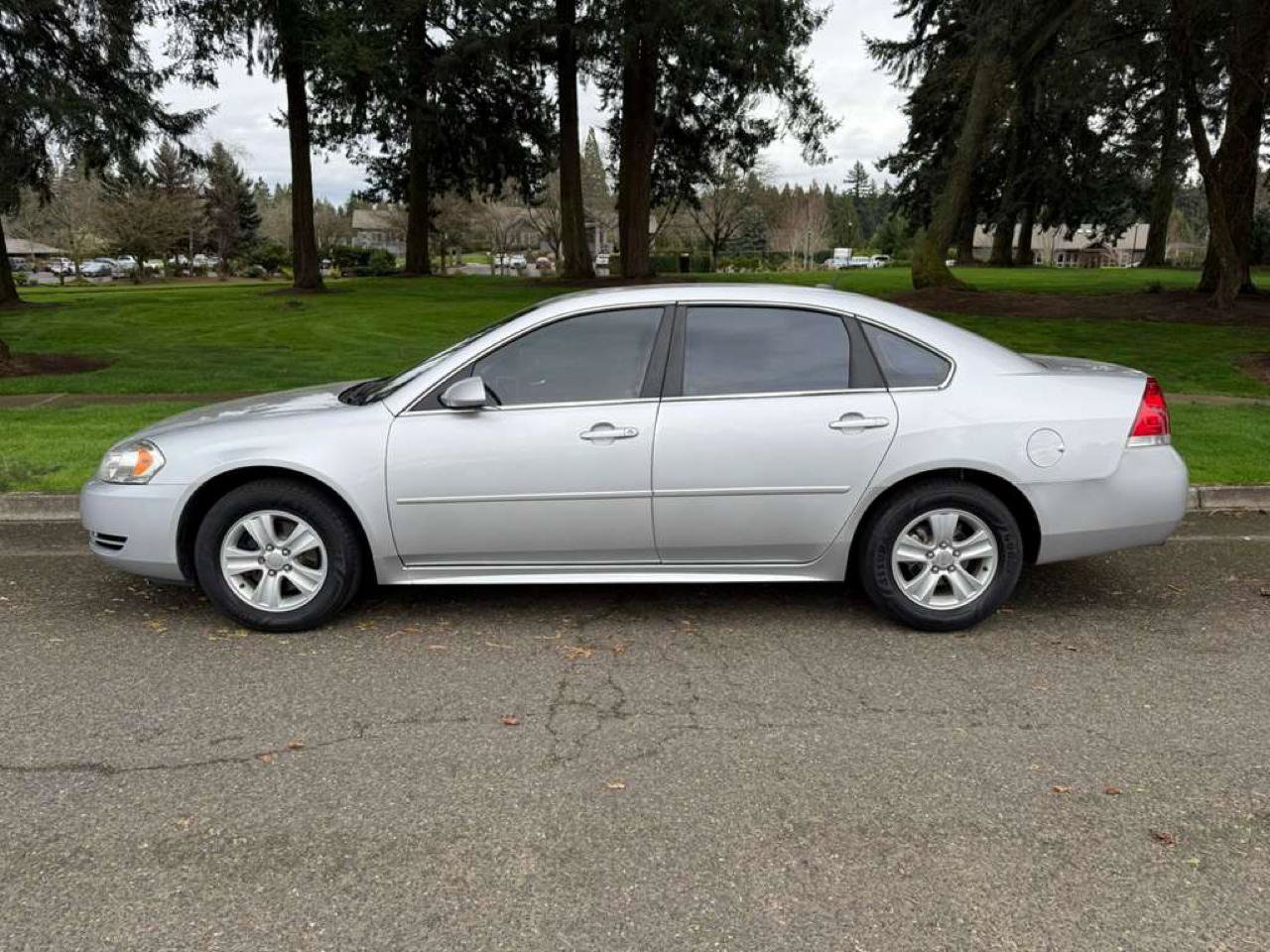 Used 2014 Chevrolet Impala Limited LS FWD image 2