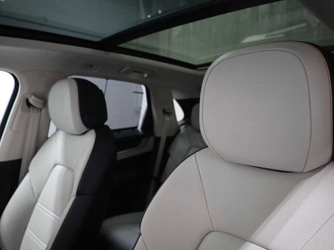 New 2025 Porsche Cayenne GTS image 19