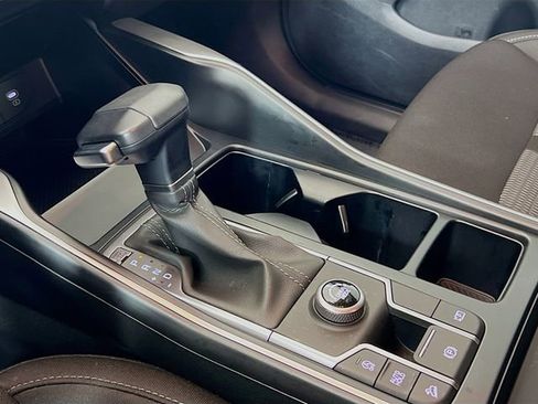 Used 2025 Kia Sorento LX image 18