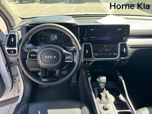 Certified 2022 Kia Sorento S w/ Panoramic Sunroof Package FWD image 15