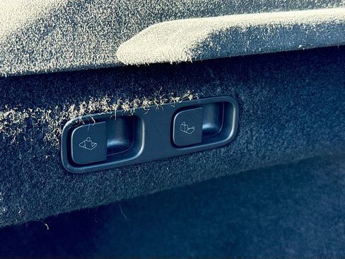 Used 2022 Tesla Model S Plaid image 13