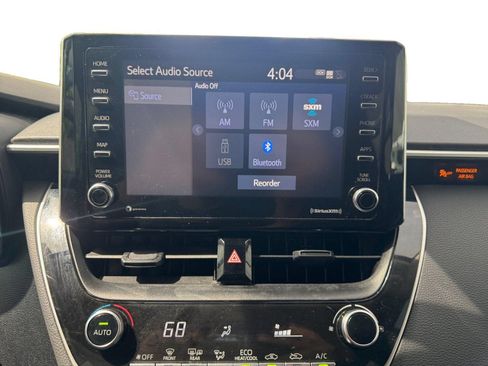 Used 2021 Toyota Corolla LE FWD image 24