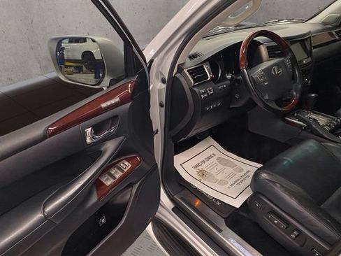Used 2014 Lexus LX 570 4WD image 20