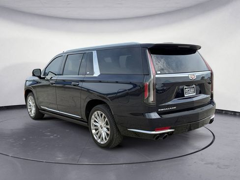 Used 2021 Cadillac Escalade ESV Premium Luxury w/ Driver Assist Tech Package image 7