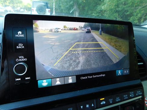 Certified 2025 Honda Odyssey EX-L image 5
