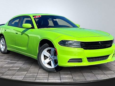 Used 2019 Dodge Charger SXT w/ Leather Interior Group image 12