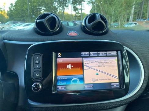 Used 2017 smart fortwo electric drive image 27