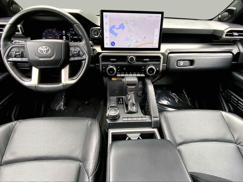 Used 2025 Toyota 4Runner Limited AWD/4WD image 15