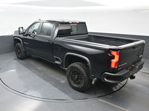 Used 2024 Chevrolet Silverado 2500 ZR2 w/ Technology Package image 19