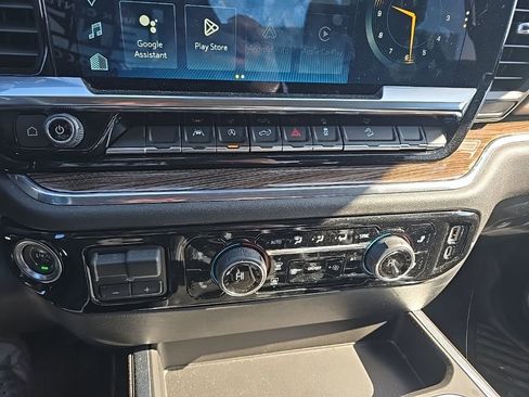 Used 2024 Chevrolet Silverado 1500 RST AWD/4WD image 18