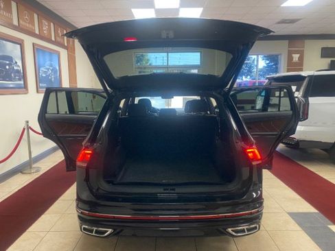 Used 2024 Volkswagen Tiguan SEL R-Line AWD/4WD image 7
