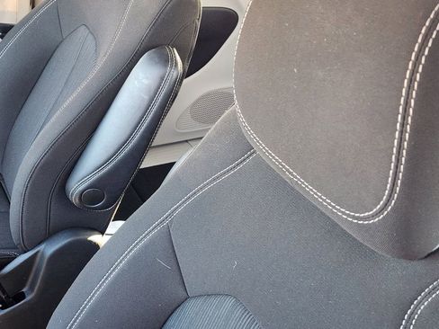 Used 2023 Chrysler Voyager LX image 16