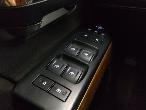 Used 2018 Chevrolet Silverado 1500 LTZ w/ Sport Package image 27