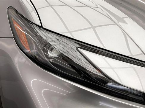 Used 2025 Toyota Camry SE image 29