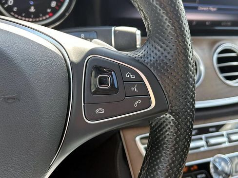 Used 2018 Mercedes-Benz E 300 4MATIC image 26