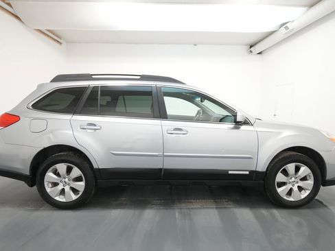 Used 2012 Subaru Outback 2.5i Limited w/ Moonroof Pkg image 10