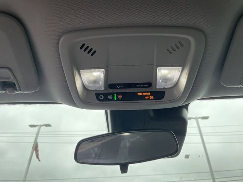 Used 2023 Chevrolet Malibu LT image 24