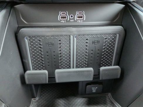 New 2026 RAM 2500 Laramie w/ Night Edition AWD/4WD image 23