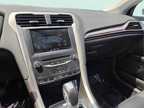 Used 2014 Ford Fusion SE w/ Equipment Group 502A FWD image 33