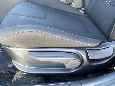 Certified 2025 Hyundai Elantra Sport image 20