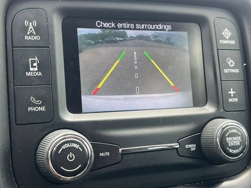 Used 2018 Jeep Compass Latitude w/ Cold Weather Group AWD/4WD image 8