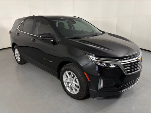 Used 2024 Chevrolet Equinox LT image 2