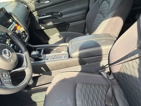 Used 2022 Nissan Pathfinder SV w/ SV Black Package FWD image 3