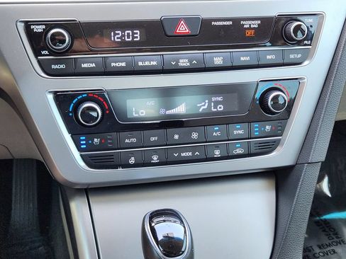 Used 2016 Hyundai Sonata Limited w/ Option Group 04 FWD image 26