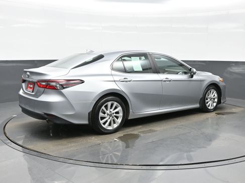 Used 2023 Toyota Camry LE image 6