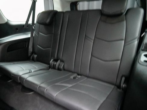 Used 2019 Cadillac Escalade ESV Luxury image 7