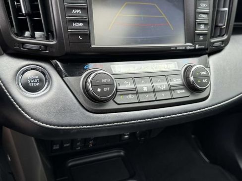 Used 2018 Toyota RAV4 XLE FWD image 17