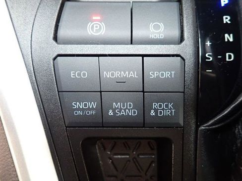 Certified 2022 Toyota RAV4 XLE image 25