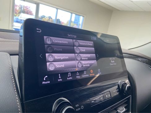 Used 2024 Nissan Armada Platinum w/ Captain's Chairs Package image 33