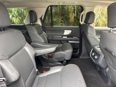 Certified 2025 Ford Expedition Active image 30