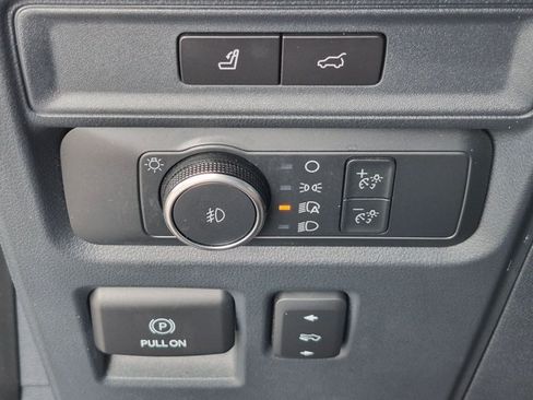 Used 2022 Ford Expedition Limited AWD/4WD image 13