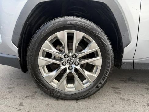Used 2020 Toyota RAV4 Limited AWD/4WD image 28