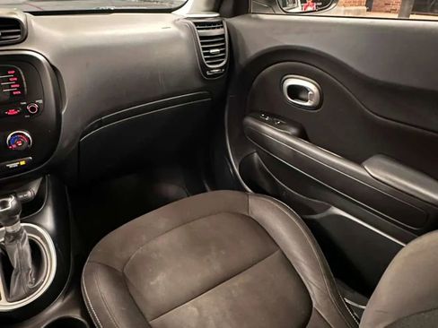 Used 2016 Kia Soul FWD image 15