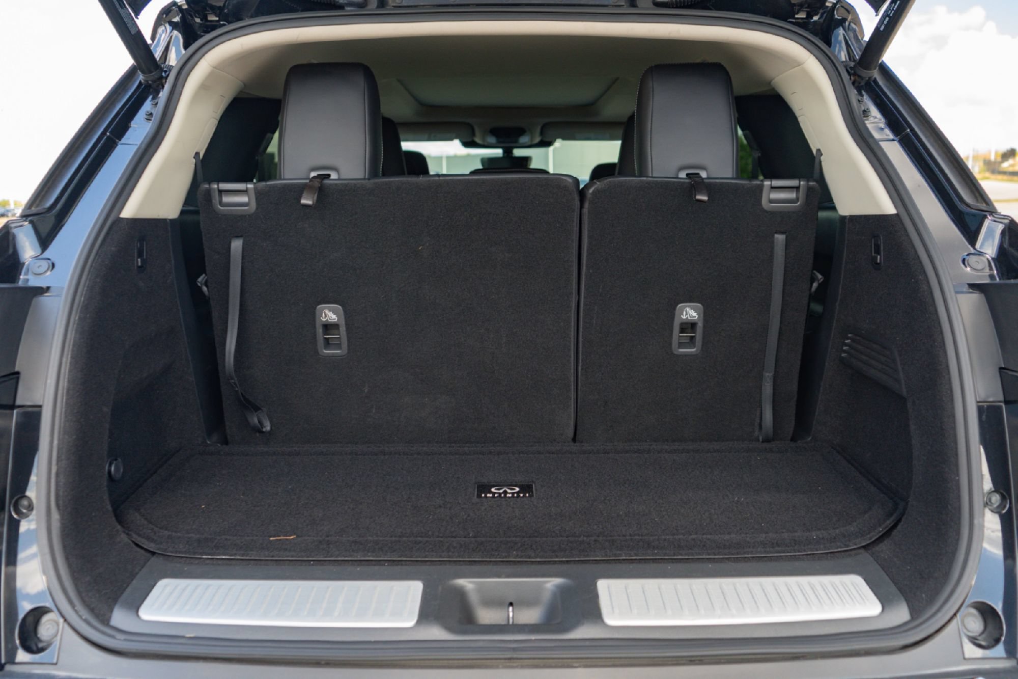 Certified 2023 INFINITI QX60 Luxe w/ Cargo Package FWD image 27