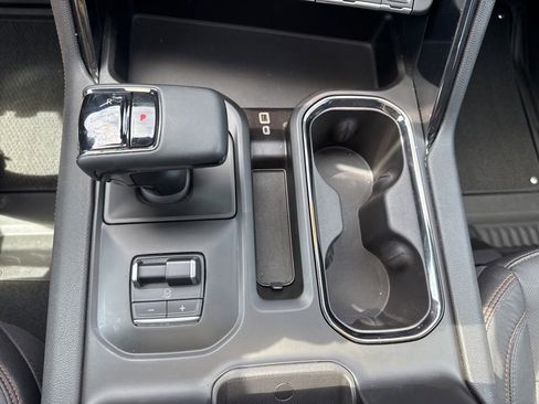 Used 2024 GMC Sierra 1500 AT4 w/ AT4 Preferred Package AWD/4WD image 28
