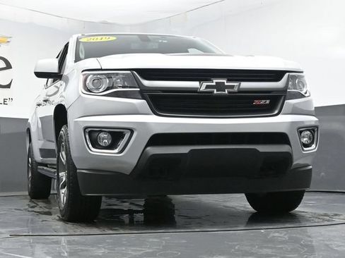Used 2019 Chevrolet Colorado Z71 AWD/4WD image 3
