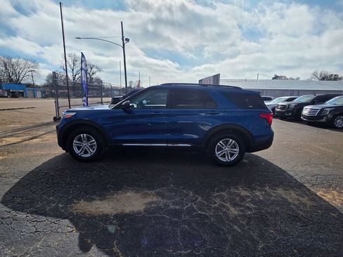 Used 2021 Ford Explorer XLT RWD image 6