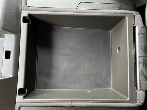 Used 2025 Chevrolet Silverado 1500 LT image 32